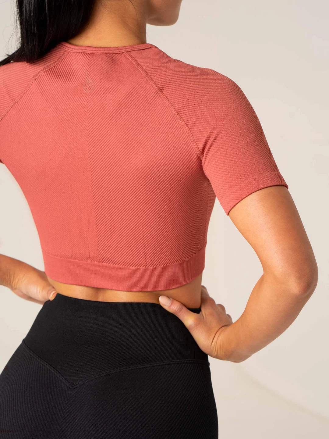 Circuit Rib Seamless T-Shirt - Dusty Red 3 Circuit Rib Seamless T-Shirt - Dusty Red - Image 3