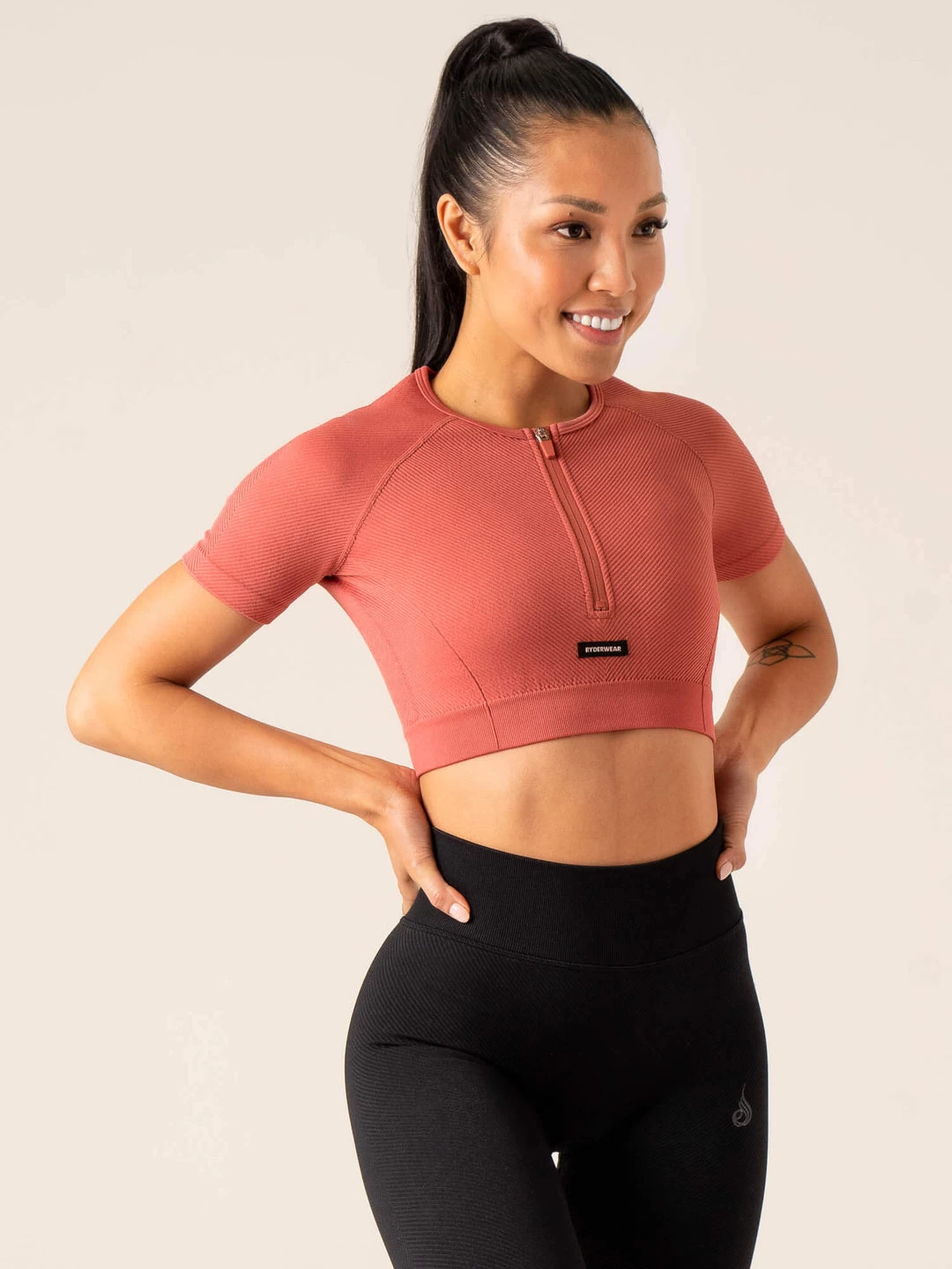 Circuit Rib Seamless T-Shirt - Dusty Red 4 Circuit Rib Seamless T-Shirt - Dusty Red - Image 4