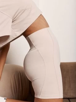 Stride High Waisted Shorts - Chalk