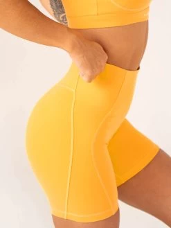 Stride High Waisted Shorts - Honeycomb