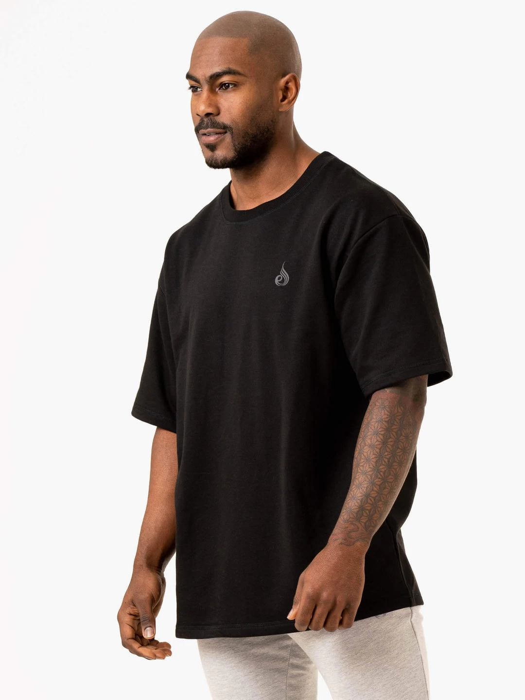 Throwback Oversized Fleece T-Shirt - Black 2 Throwback Oversized Fleece T-Shirt - Black - Image 2